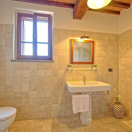 فيلة Ciciliano Sleeps 14 Pool Wifi