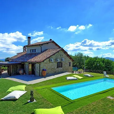 فيلة Ciciliano Sleeps 14 Pool Wifi Monte Santa Maria Tiberina