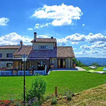 فيلة Ciciliano Sleeps 14 Pool Wifi